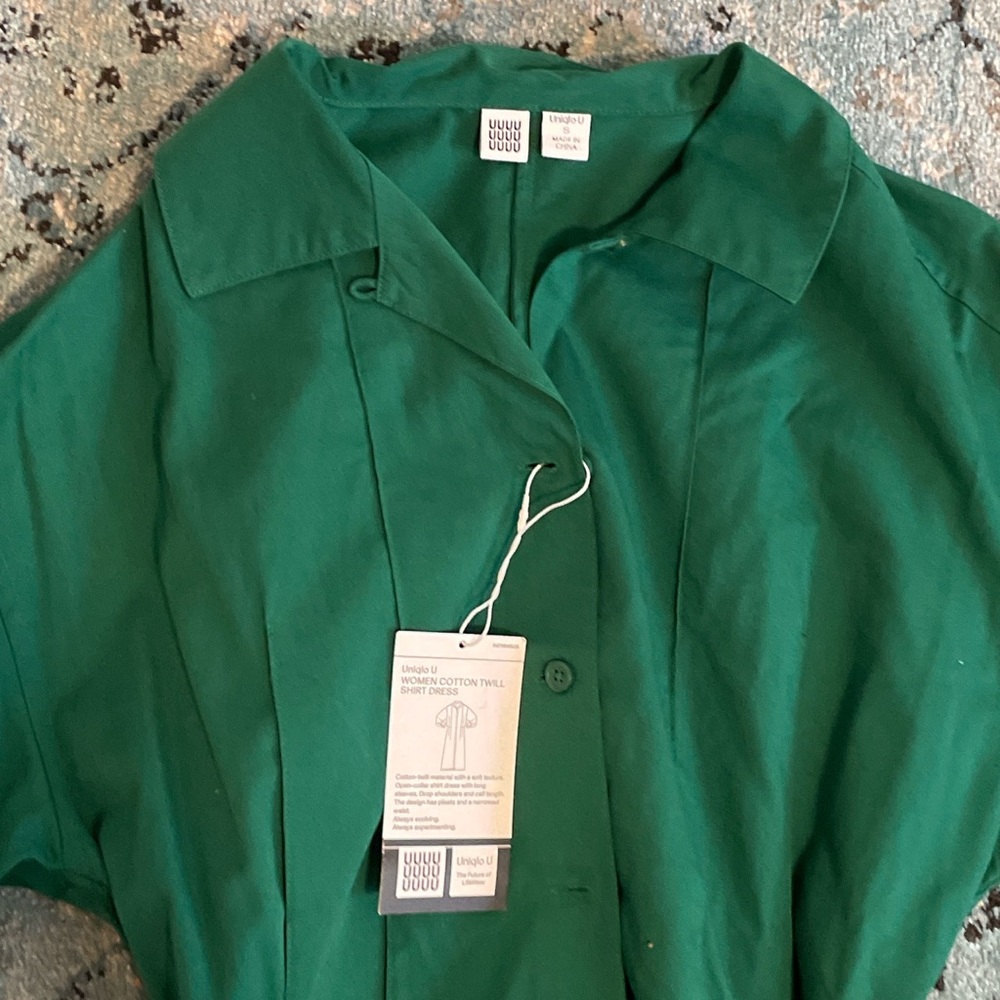 Green Uniqlo U cotton twill long sleeve shirt dress. New with tags.